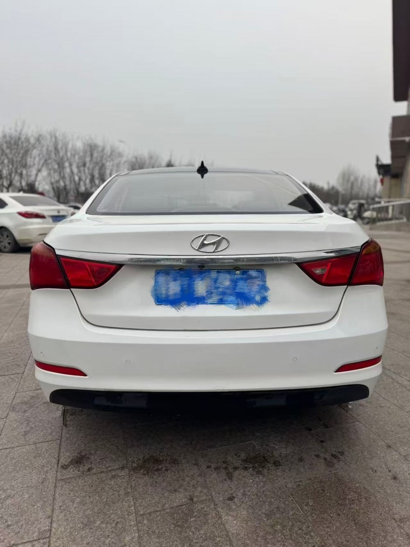 承德16年现代名图9