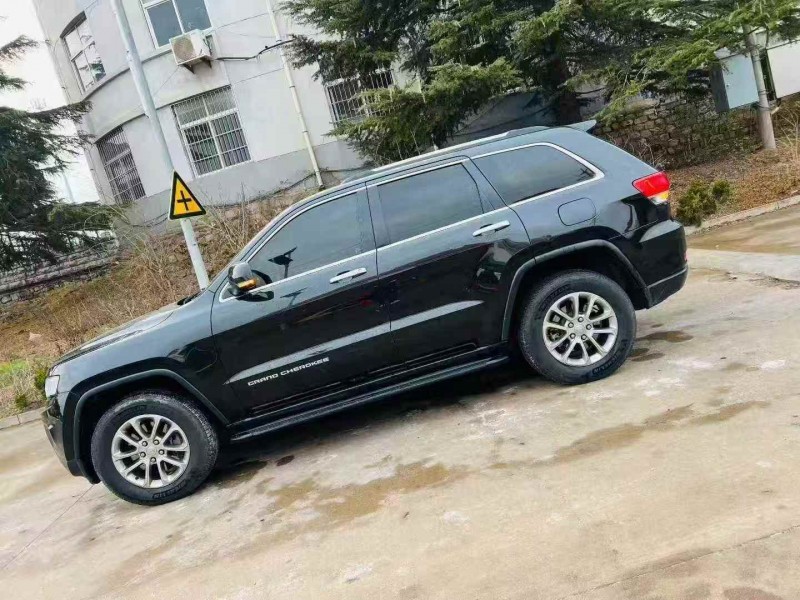 烟台16年Jeep大切诺基3