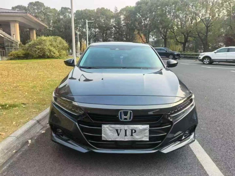 淮安22年本田雅阁1