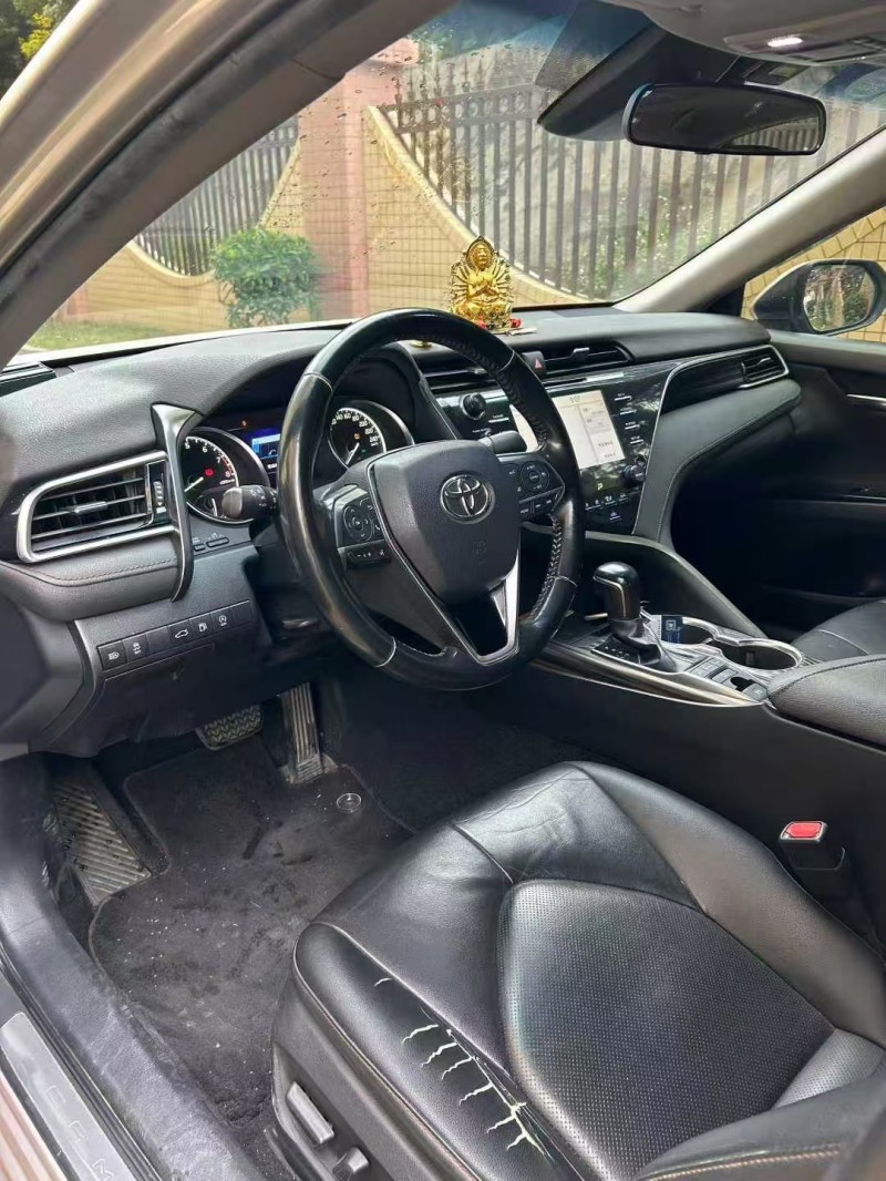 东莞19年丰田凯美瑞4