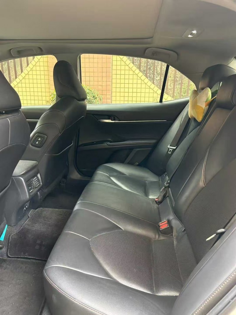 东莞19年丰田凯美瑞5