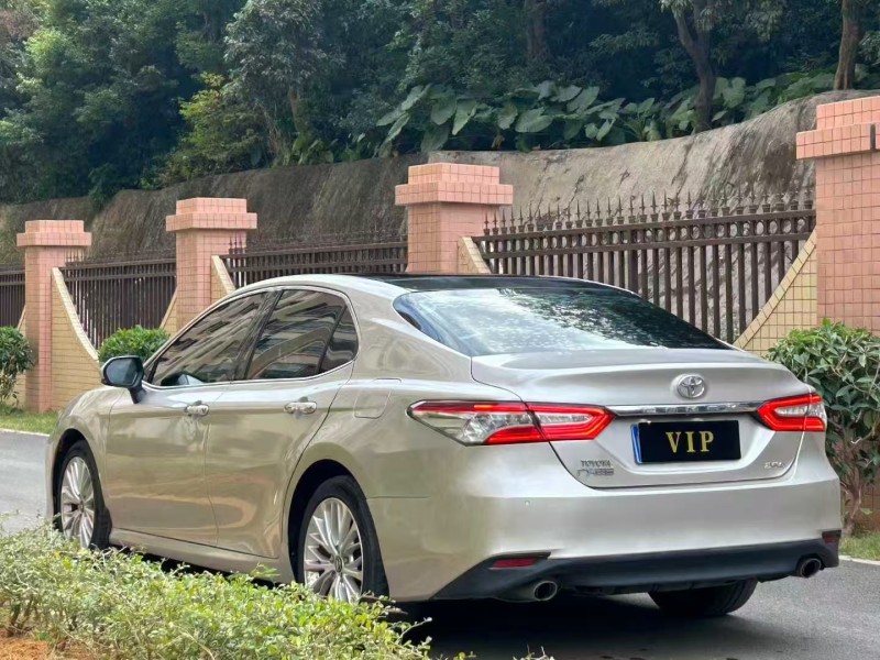 东莞19年丰田凯美瑞6