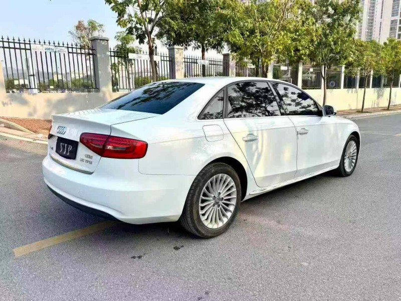 南宁16年奥迪A4L8