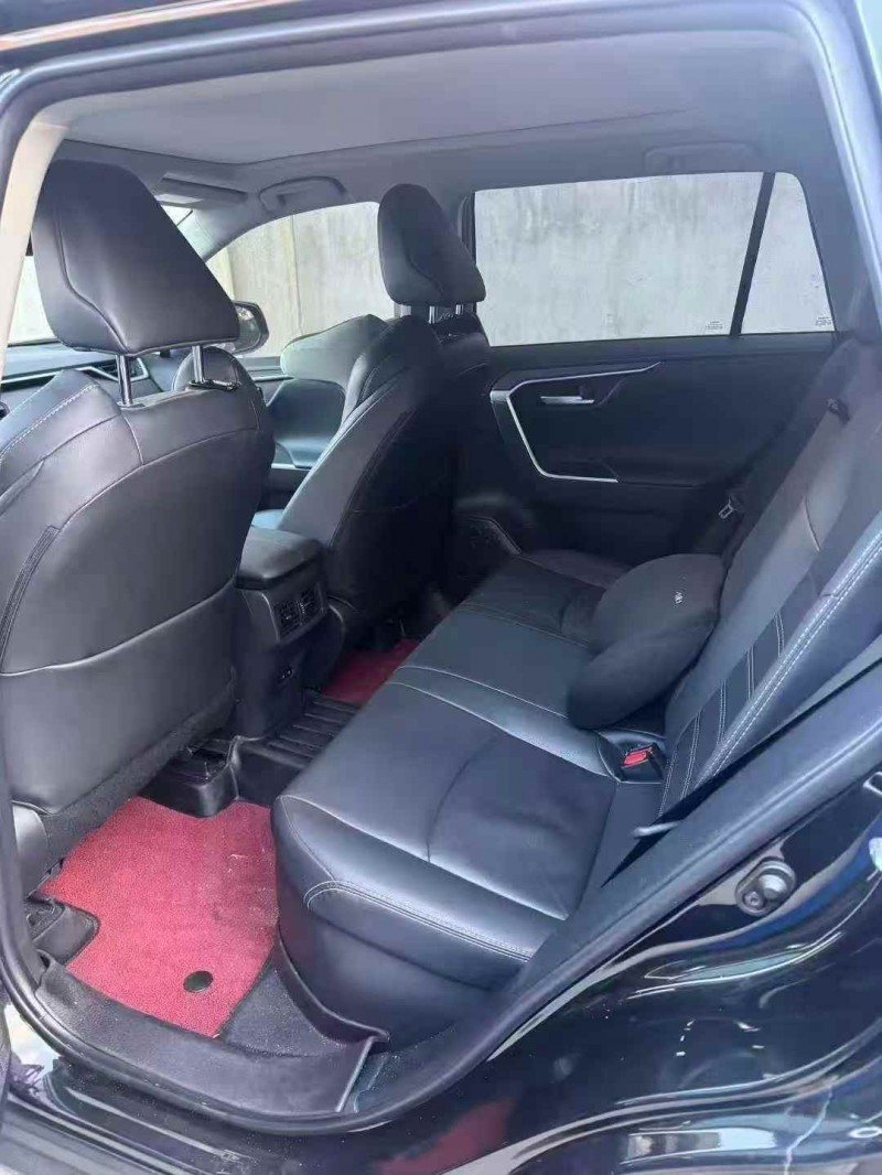 湖州23年丰田威兰达5