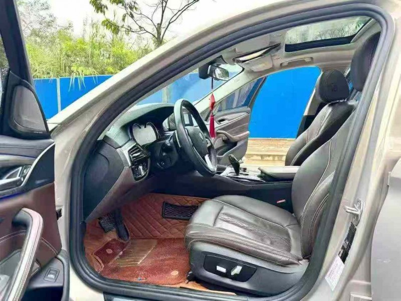 南宁18年宝马5系4