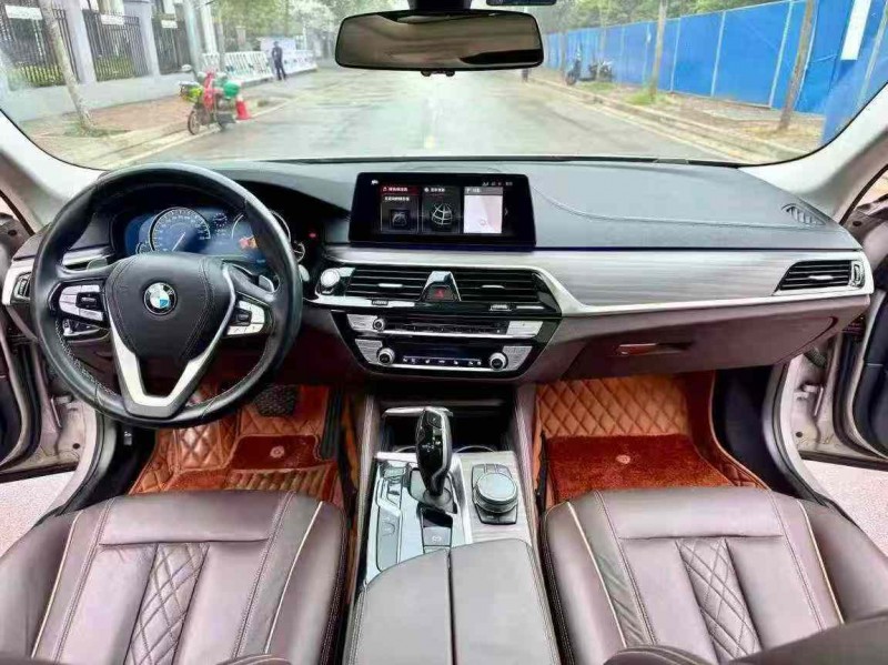 南宁18年宝马5系5