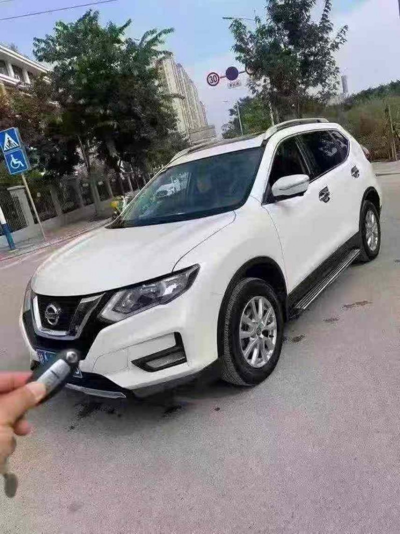 南宁18年日产奇骏2