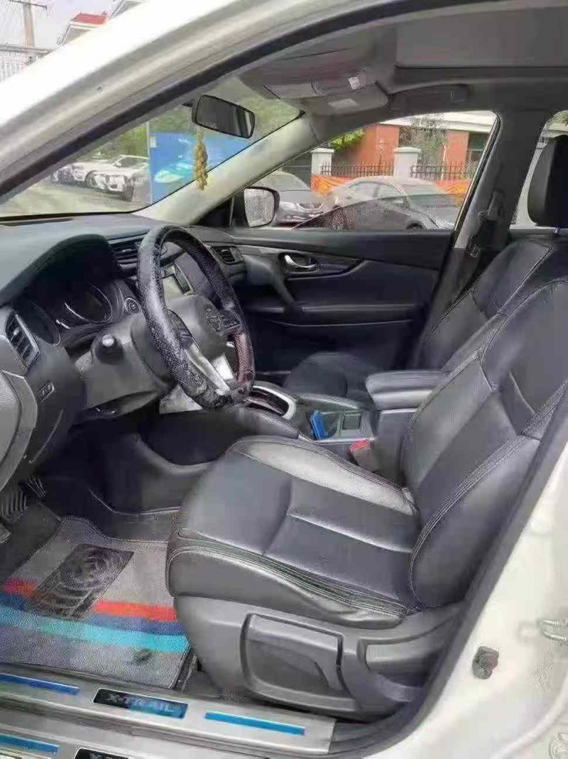 南宁18年日产奇骏3