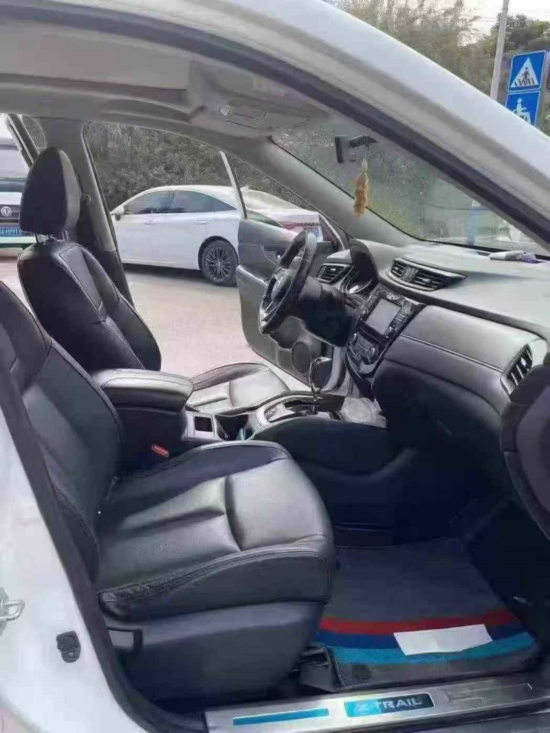 南宁18年日产奇骏5