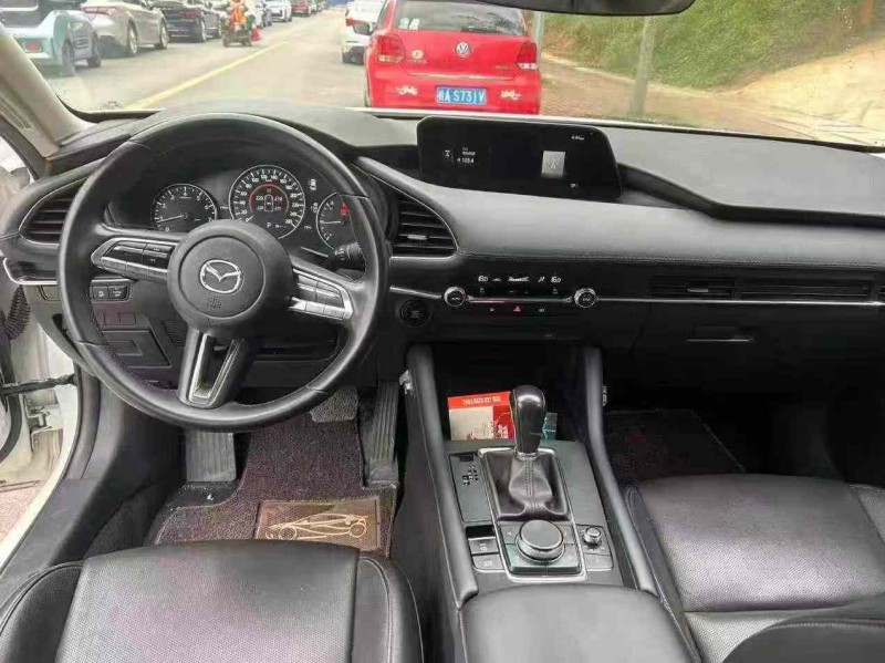 南宁21年马自达昂克赛拉5