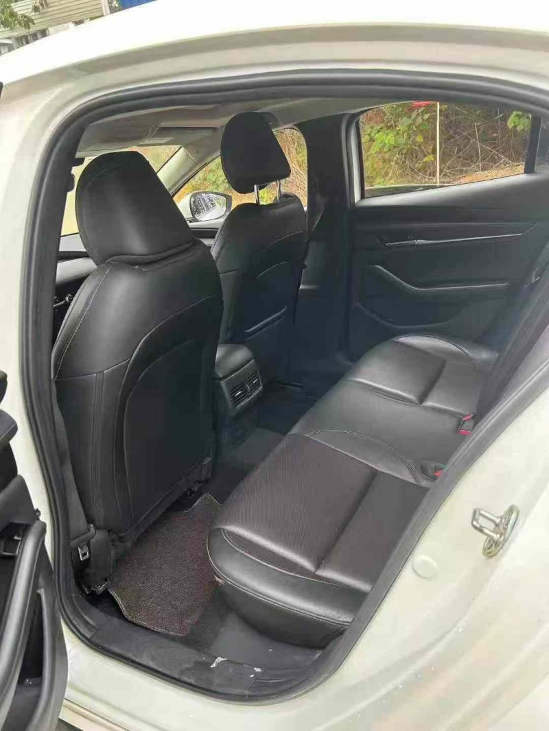 南宁21年马自达昂克赛拉7