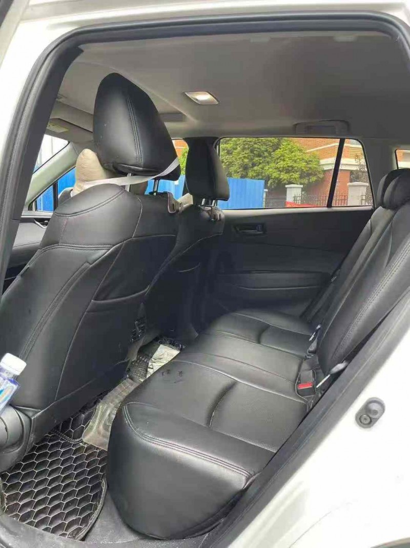 南宁23年丰田锐放6