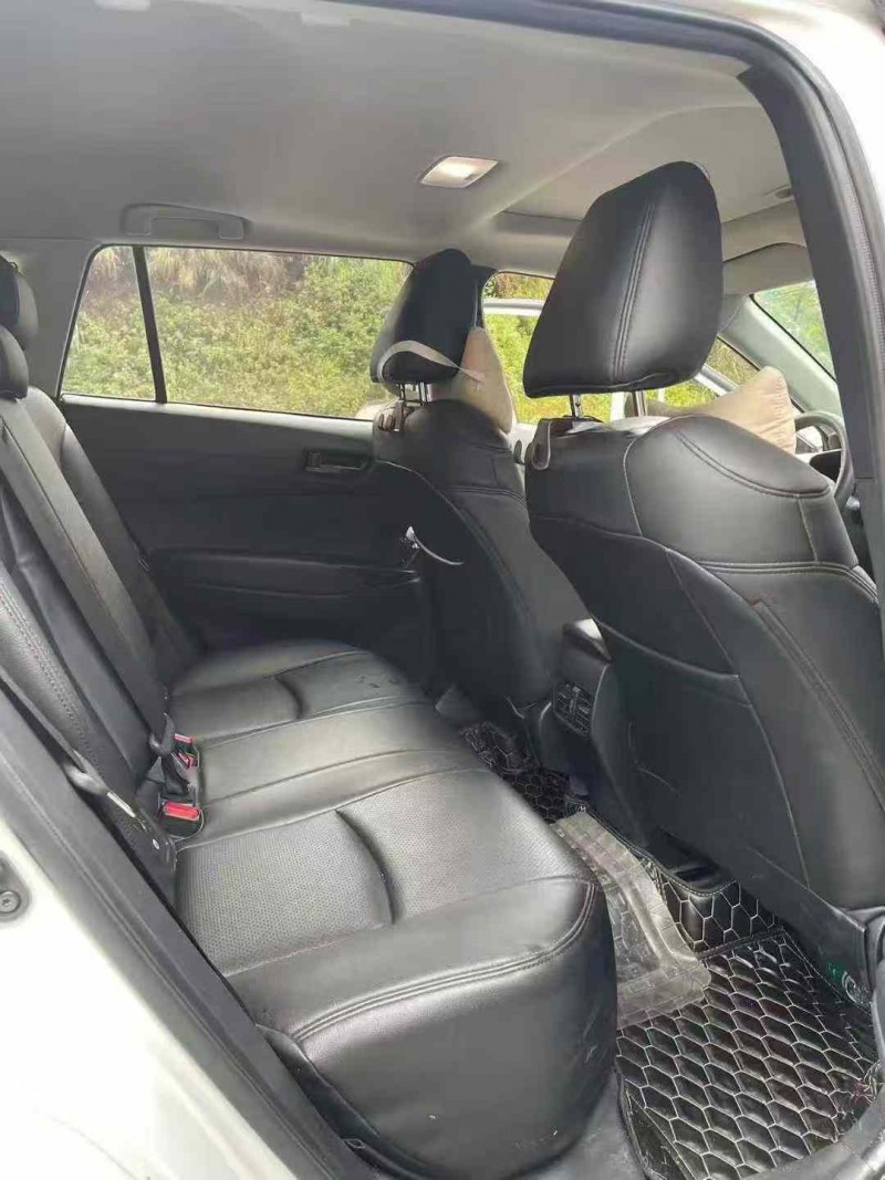 南宁23年丰田锐放7