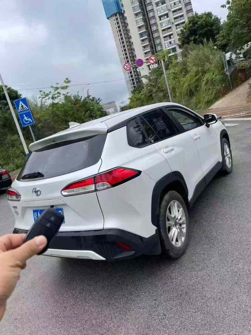 南宁23年丰田锐放8