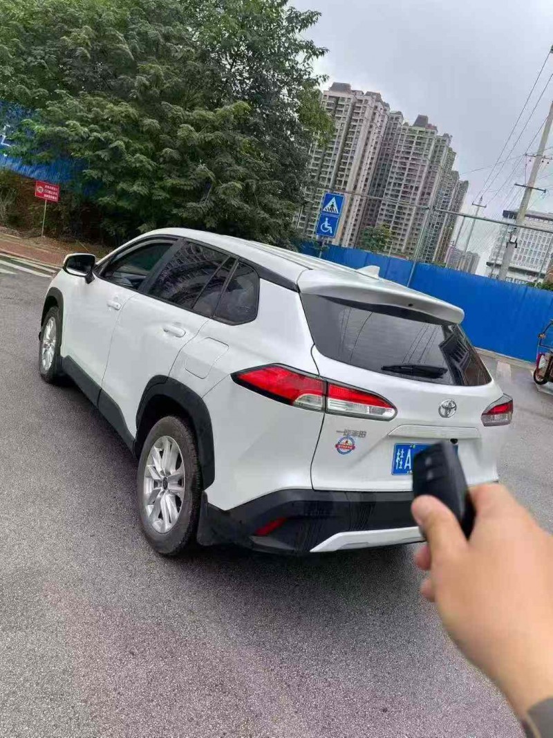 南宁23年丰田锐放9