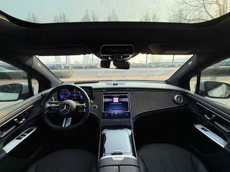 济宁24年奔驰EQE4