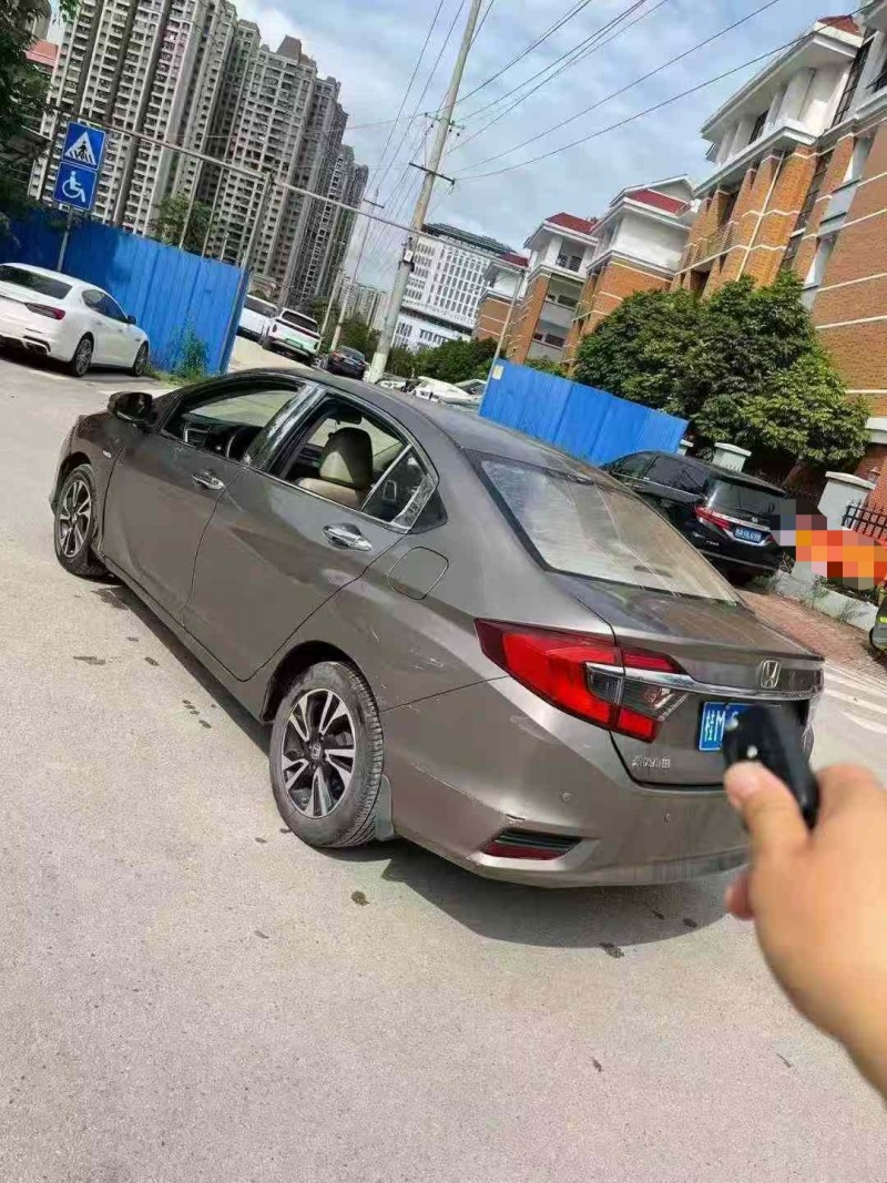 南宁16年本田哥瑞8