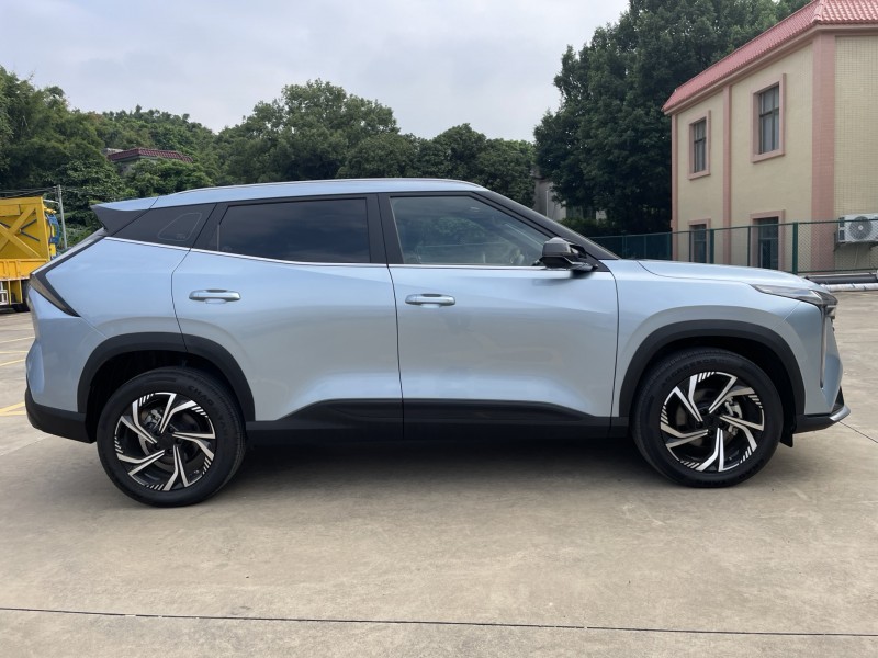 中山23年吉利博越2