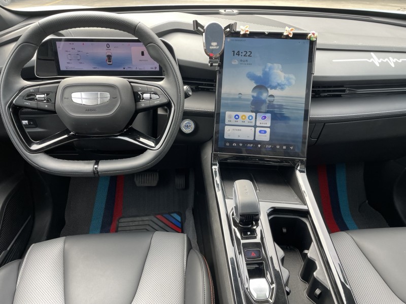 中山23年吉利博越7