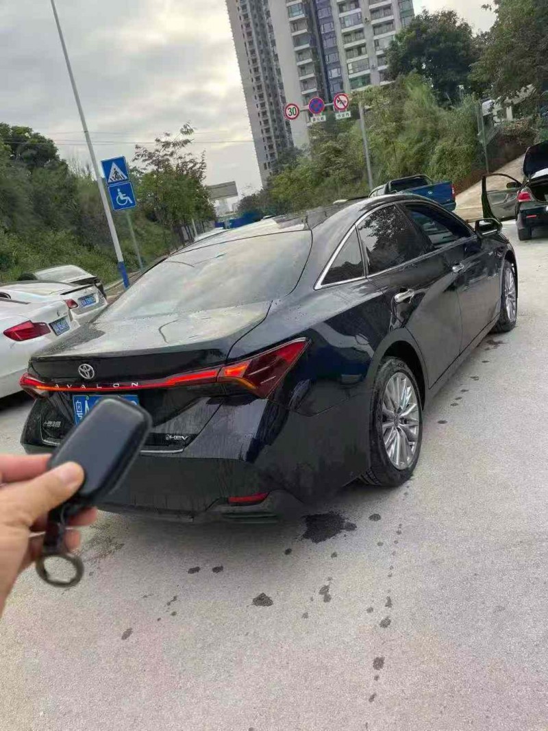 南宁25年丰田亚洲龙8