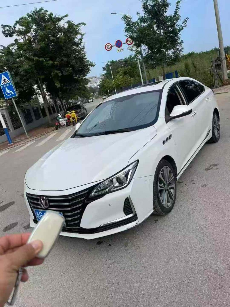 南宁20年长安汽车CC2