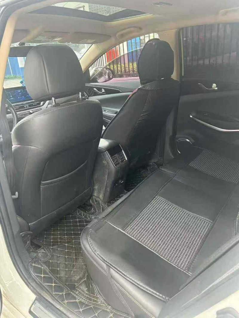 南宁20年长安汽车CC5