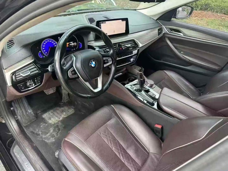 济宁19年宝马5系4