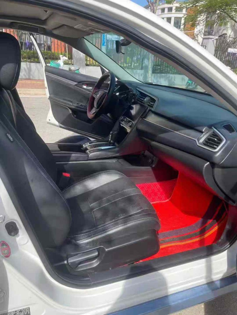 南宁18年本田思域5