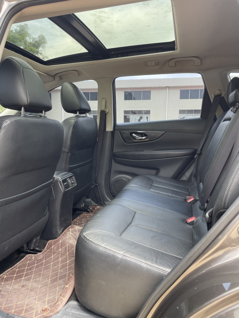 中山17年日产奇骏6