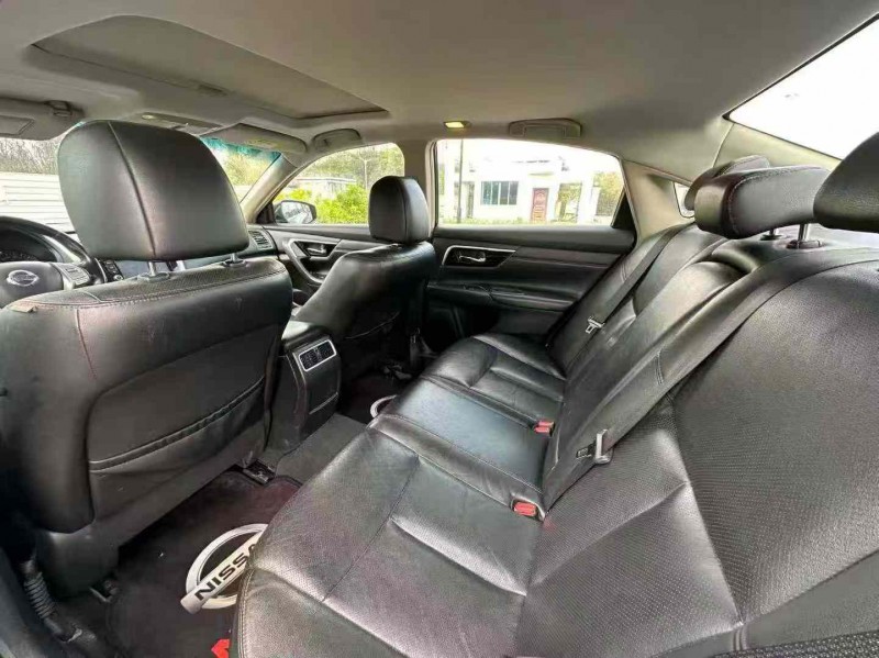 南宁17年日产天籁6