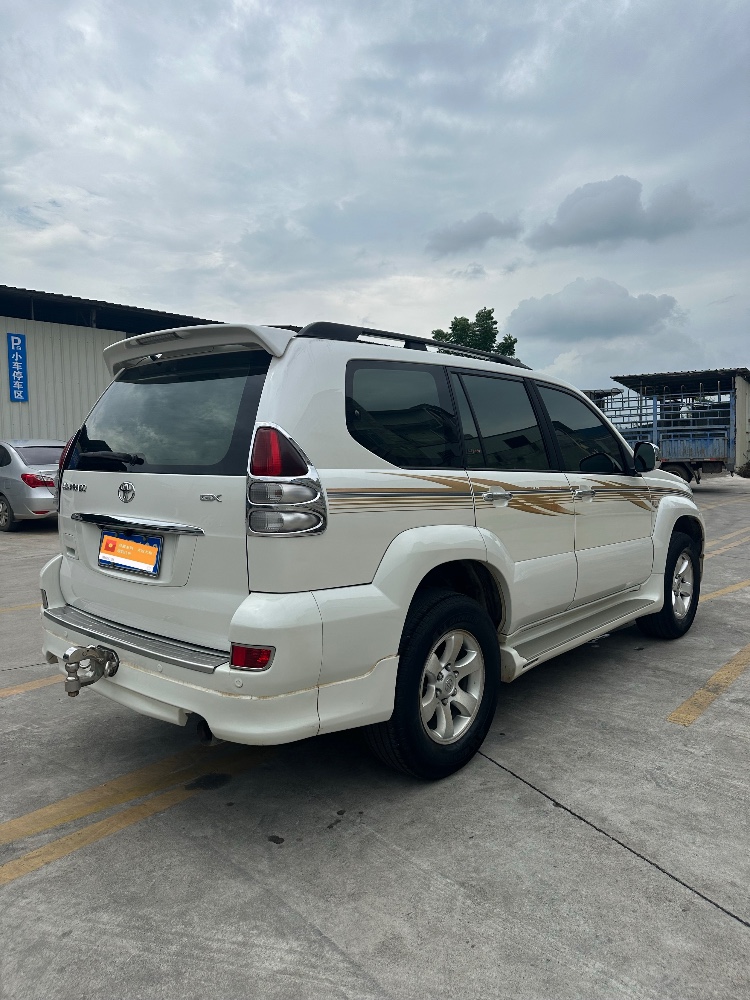 南宁09年丰田普拉多4