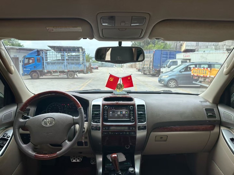 南宁09年丰田普拉多8