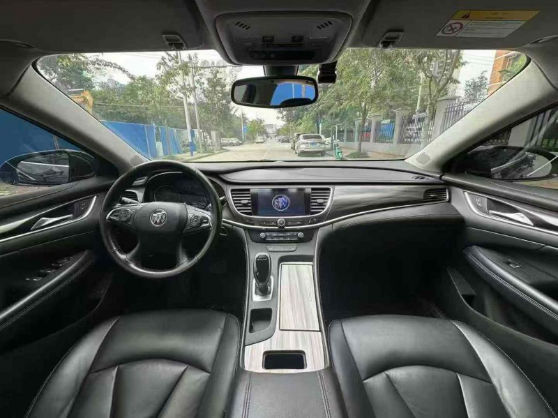 南宁21年别克君越5