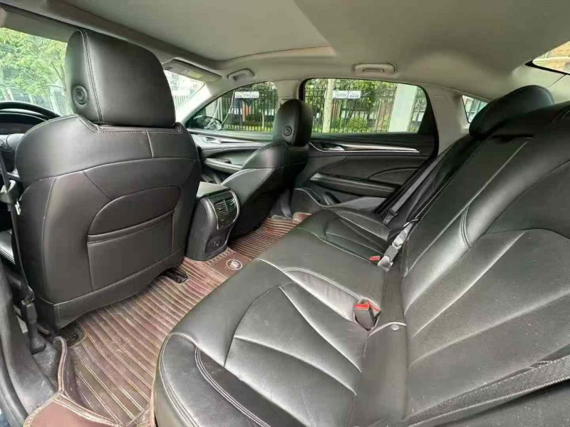 南宁21年别克君越6