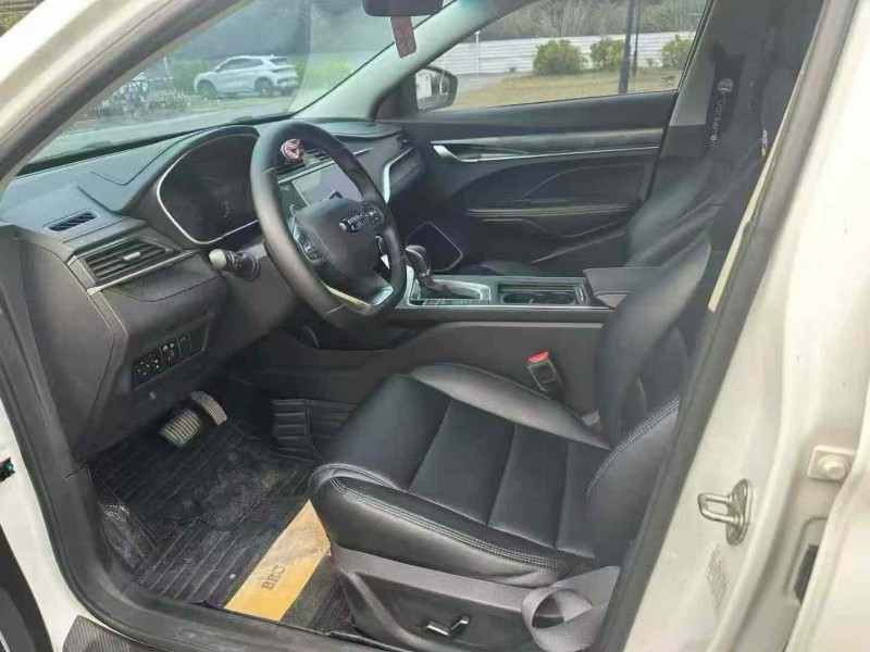 南宁22年吉利缤瑞4