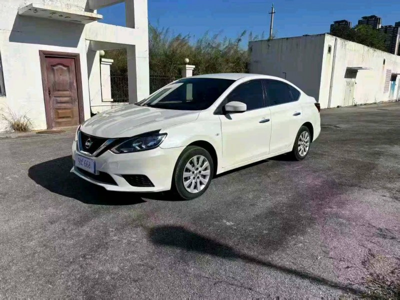 南宁19年日产轩逸3