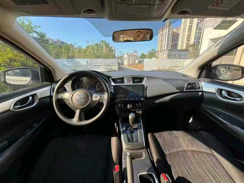 南宁19年日产轩逸5