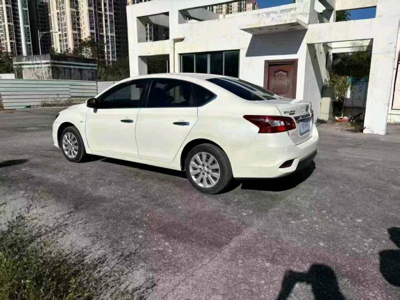 南宁19年日产轩逸7