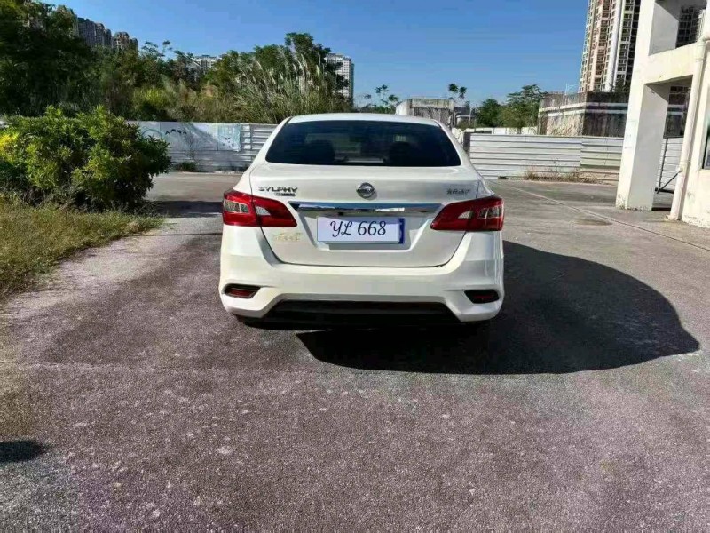 南宁19年日产轩逸9