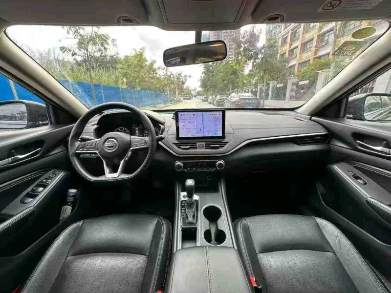 南宁22年日产天籁5