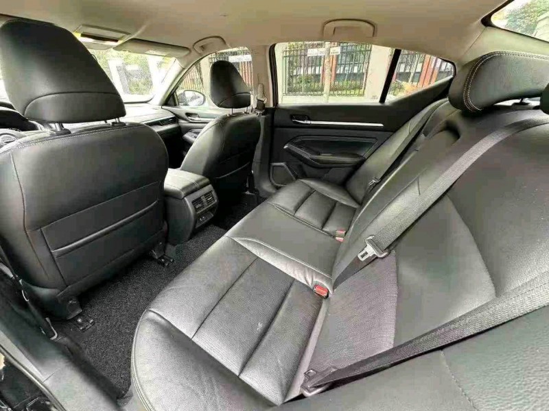 南宁22年日产天籁6