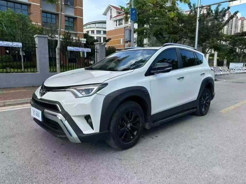 南宁19年丰田RAV4荣放3