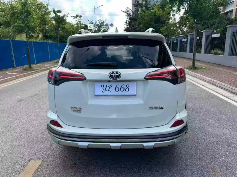 南宁19年丰田RAV4荣放9