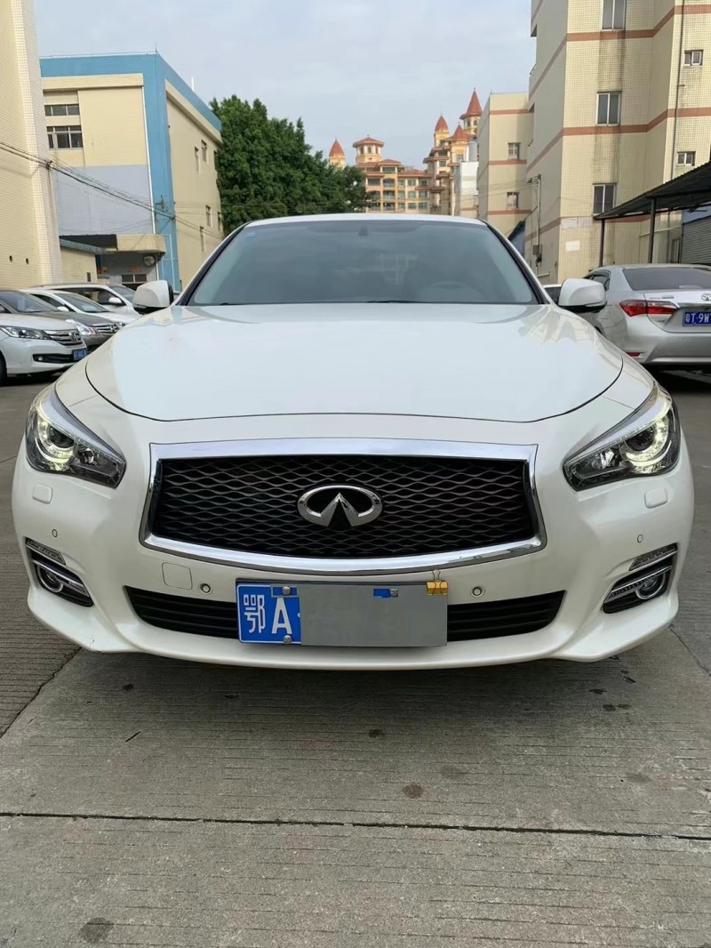 中山18年英菲尼迪Q50L1