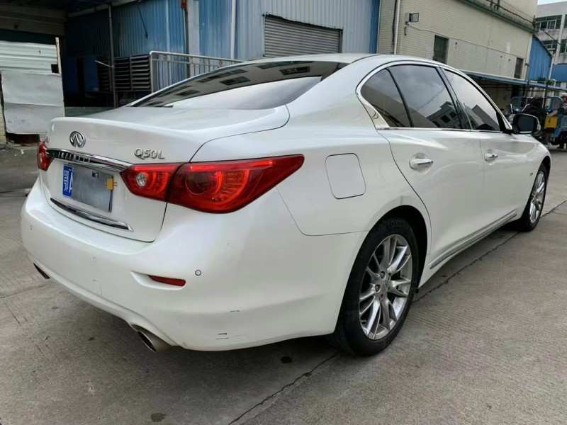 中山18年英菲尼迪Q50L4