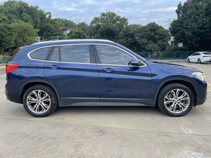 中山19年宝马X12