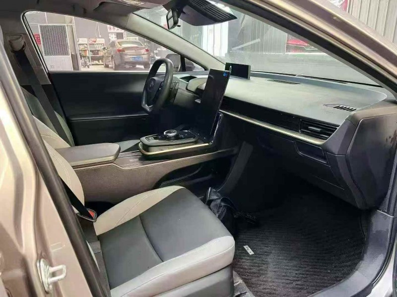 东营23年丰田BZ3Pro4