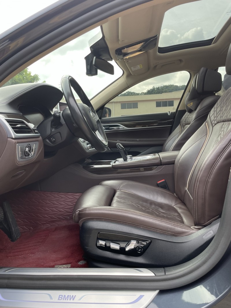 中山20年宝马7系8