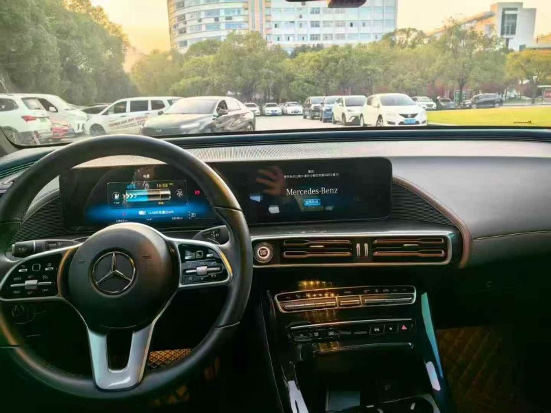 鹤壁21年奔驰EQC4