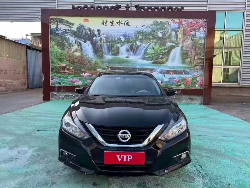 枣庄17年日产天籁1